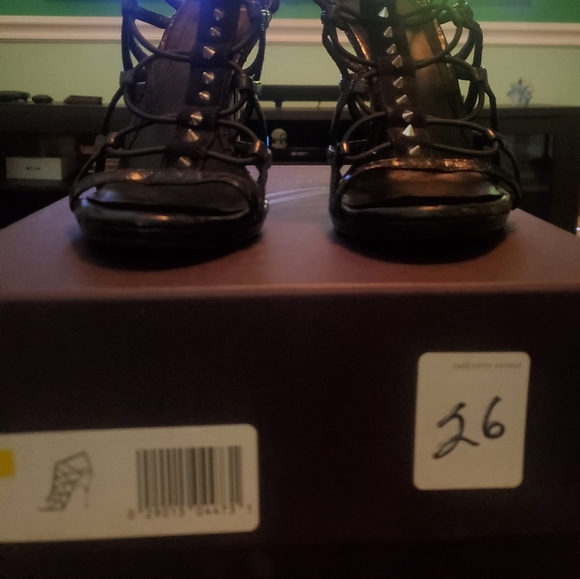 'B' Brian Atwood heels - Picture 7 of 8